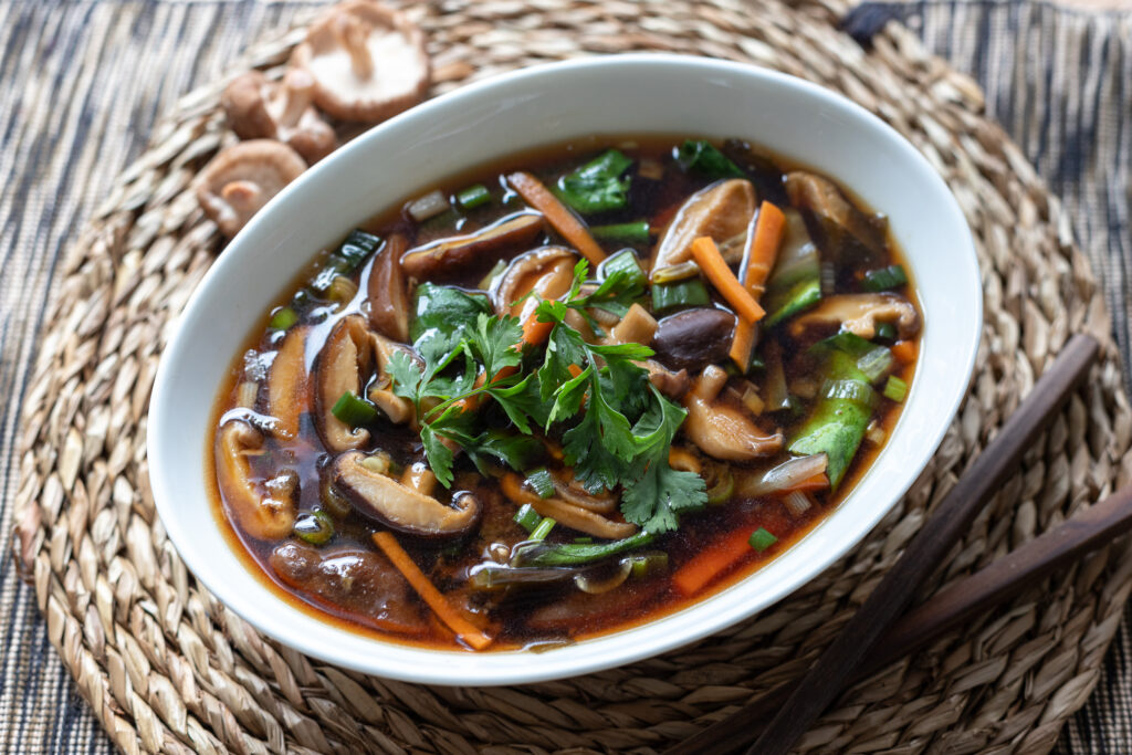 Miso-Suppe mit Shiitake-Pilzen und Pak Choi – Gesunde Pilze